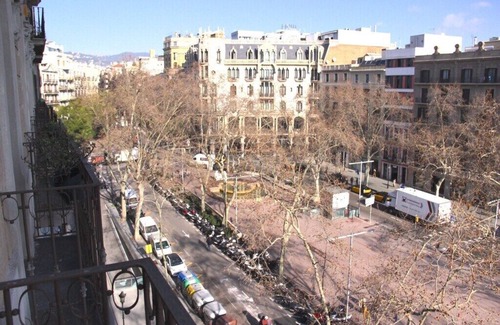 la Vila de Gracia Apartment | Charming Apartment in the Main Street of Barcelona, Close to Downtown and Gracia