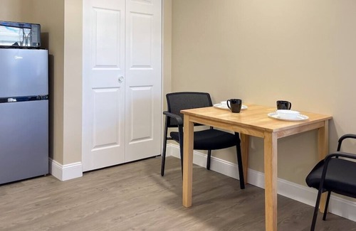 Iona Apartment | Charming apartment in beautiful Fort Myers!