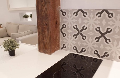Embajadores Apartment | Charming apartment in Opera Square