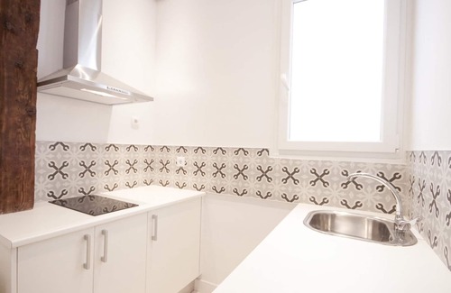 Embajadores Apartment | Charming apartment in Opera Square