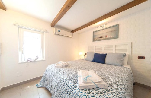 Trani Apartment | Charming Apartment in Trani with City View and Parking.