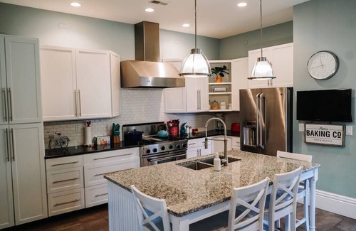 Moorhead House | Charming Apartment near Downtown Fargo Moorhead