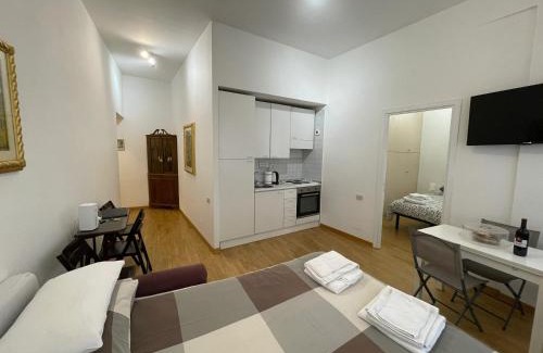 Campitelli Apartment | Charming Apartment Near Roman Forum - 60 m²