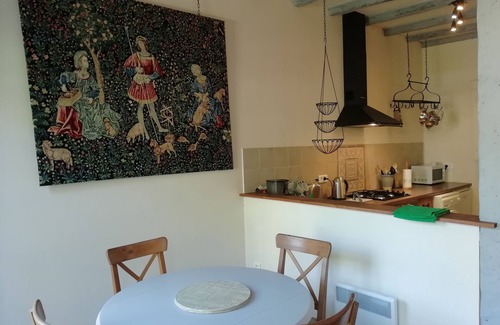 Lanvallay Apartment | Charming apartment on port of Dinan with garden