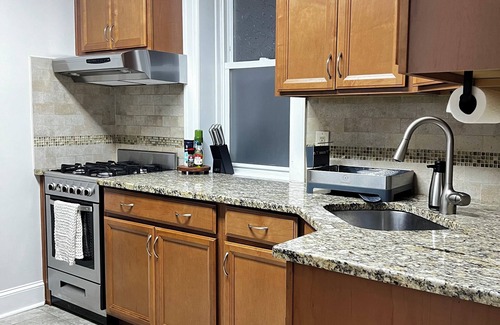 North Bergen Apartment | Charming apartment near Manhattan. Perfect for a getaway in NYC