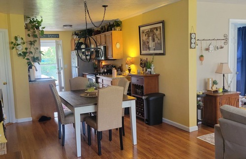 Mecklenburg Apartment | Charming apartment with WiFi in the heart of the Finger Lakes