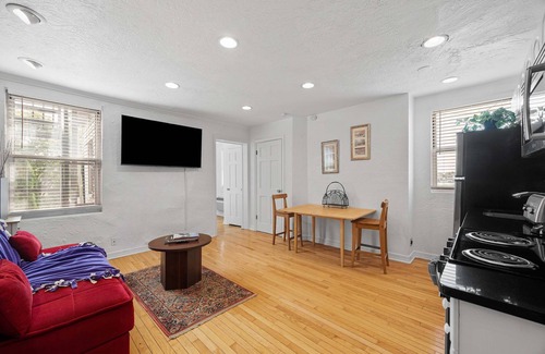 Mount Washington Apartment | Charming Apt-Grandview Ave-Pittsburgh Iconic Views