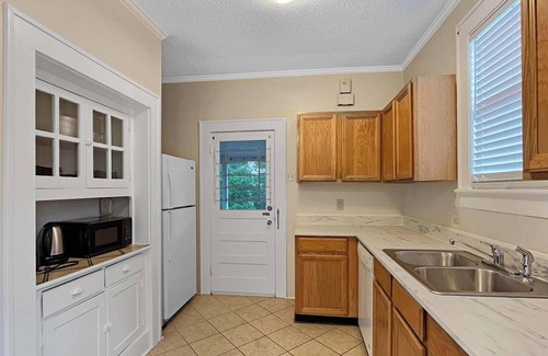 Chatham Crescent Apartment | Charming Ardsley Park Hideaway