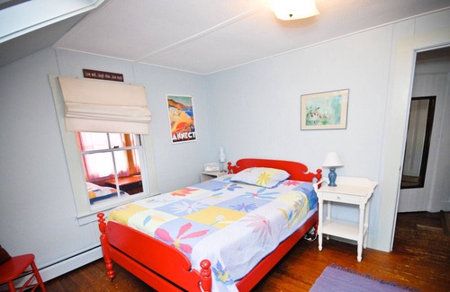 Pine Point Cottage | Charming beach cottage in beautiful Pine Point