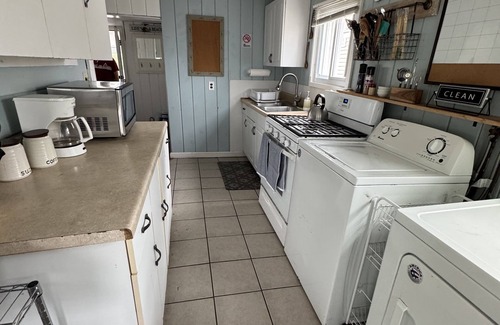 Salisbury Beach House | Charming beach cottage just steps from the ocean