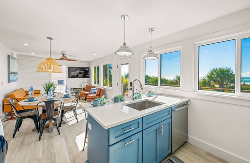 Anna Maria House | Charming Beachfront Bungalow with Sunset Views and Coastal Comfort