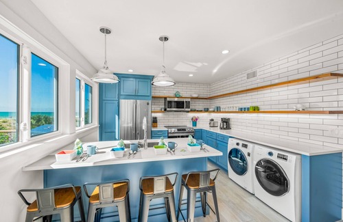 Anna Maria House | Charming Beachfront Bungalow with Sunset Views and Coastal Comfort