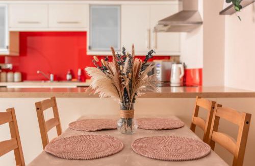 Ryde Apartment | Charming Beachside Town House