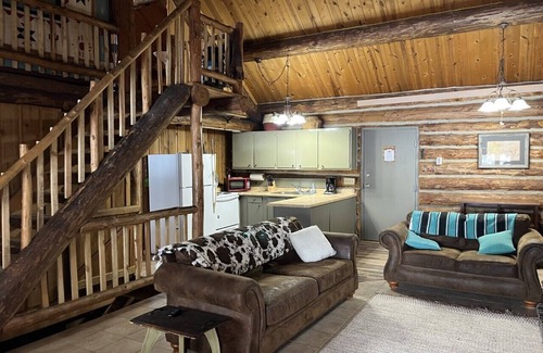 Custer House | Charming Black Hills Log Home