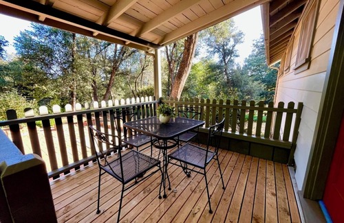 Julian Cabin | Charming Black Oak Cottage