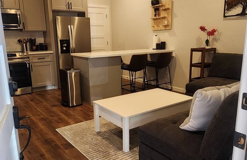 Barker House | Charming, BRAND NEW, complete guest house 2/1 w, Full kitchen, laundry, & living