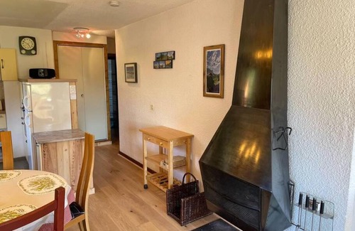 Praz-sur-Arly Apartment | Charming Bright Spacious Village Walk to lift Hike