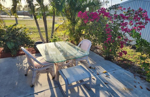 Bell Villa House | Charming bungalow with AC and WiFi in gorgeous Bonita Springs 55+ community.