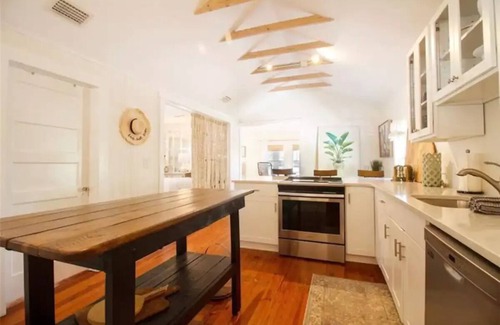 Dunedin House | Charming Bungalow Downtown