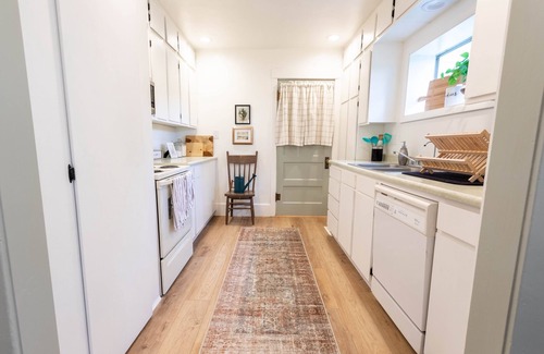 Burley House | Charming Burley Home, 9 Beds, Home Gym