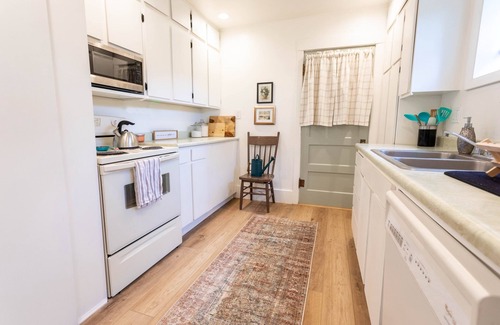 Burley House | Charming Burley Home, 9 Beds, Home Gym