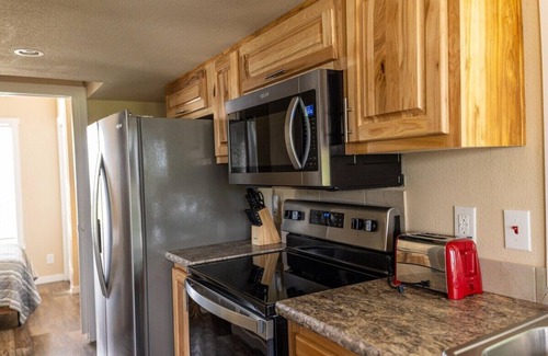 Satin Cabin | Charming Cabin, 5-mile ATV trail, and smores