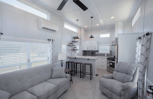 Hamilton Cabin | Charming cabin in Hamilton with AC - perfect for a cozy getaway
