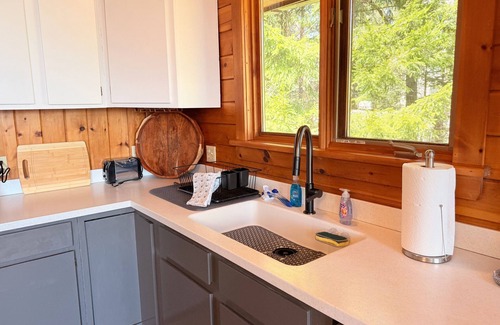 Seal Cove Cabin | Charming cabin in phenomenal Seal Cove ME