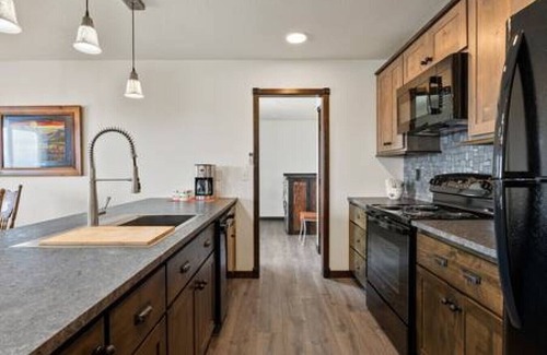 Kalispell Cabin | Charming Cabin w/Wildlife & Mountain Views