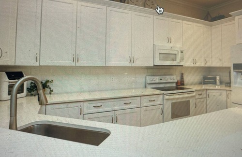 Naples Condo | Charming Cardinal Cove 2-bed, 2-bath, 2-car garage villa at Fiddler's Creek.