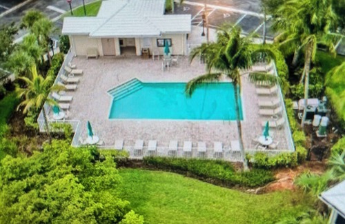 Naples Condo | Charming Cardinal Cove 2-bed, 2-bath, 2-car garage villa at Fiddler's Creek.