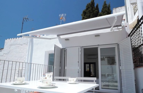 Sitges Town Center Ski Chalet | Charming Casa in Sitges centre & minutes to beach