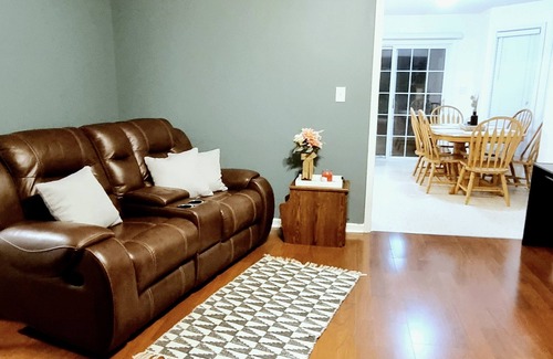 Northeast Raleigh House | Charming Casita 3bed in Raleigh near I-540