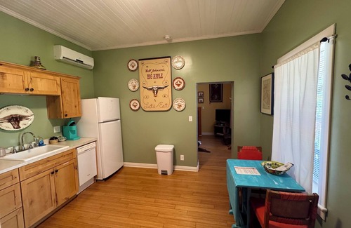 Bisbee House | Charming casita in Historic Brewery Gulch walking distance to everything!