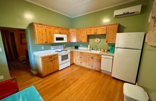 Bisbee House | Charming casita in Historic Brewery Gulch walking distance to everything!