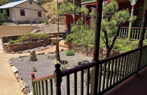 Bisbee House | Charming casita in Historic Brewery Gulch walking distance to everything!