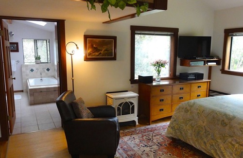 Mendocino Cottage | Charming CasparCottage Waterfall in the Redwoods