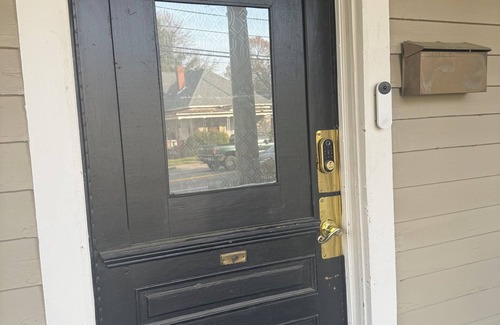 Earlewood House | Charming Century Old 3-bedroom house with WiFi and AC in fantastic Columbia