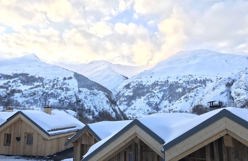 Valloire Ski Chalet | Charming chalet 17 people