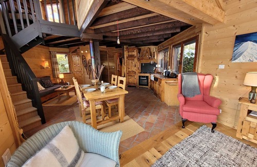 Les Gets Ski Chalet | Charming Chalet for 6 with Private Garden, Close to Ski Slopes - Les Gets