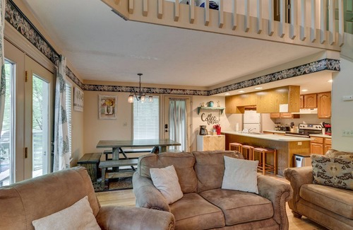 Chalet Village Ski Chalet | Charming chalet just 4 min to Gatlinburg strip-National park & Ober Mountain.