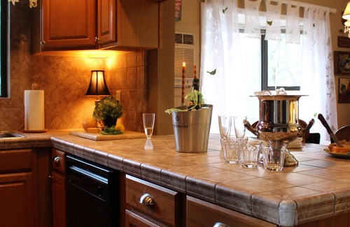 Prescott Ski Chalet | Charming Chalet - Walk to Whiskey Row! Dog friendly