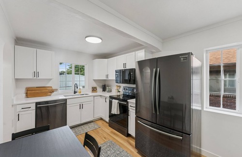 South Salt Lake House | Charming City Stay – 4BR SLC Bungalow