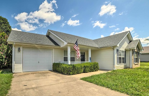 Clarksville House | Charming Clarksville Home w/ Yard & Fire Pit!