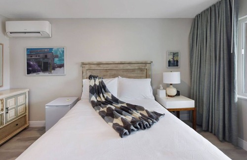 Clearwater Hotel | Charming Clean Studio in Downtown Clearwater