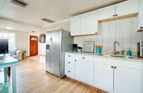 Clearwater Villa | Charming Clearwater Cottage w/cute courtyard