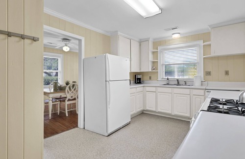 South Harbor Island House | Charming Coastal Retreat with Stunning Banks Channel Views – Pet Friendly!
