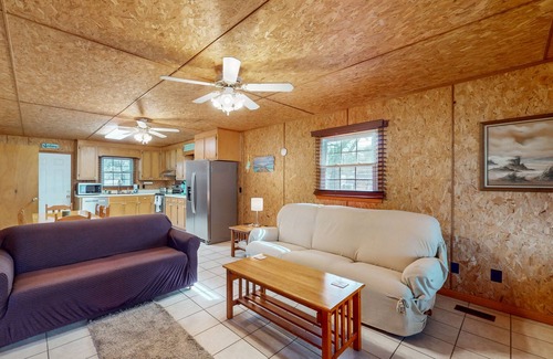 Supply Cottage | Charming coastal cottage with large deck & tranquil yard - near golf & beaches