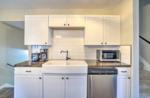 Columbus House | Charming Columbus Home ~ 7 Mi to Ohio State!