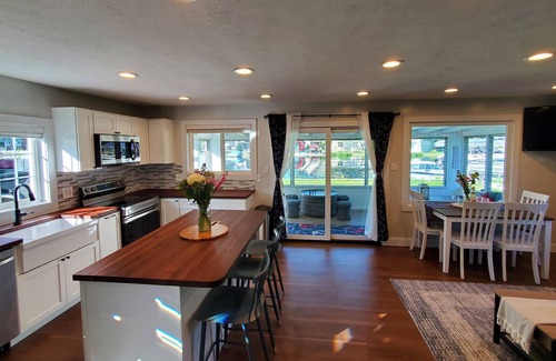 Syracuse House | Charming completely remodeled 3 Bedroom 1 Bath home on Dewart Lake, Private Pier